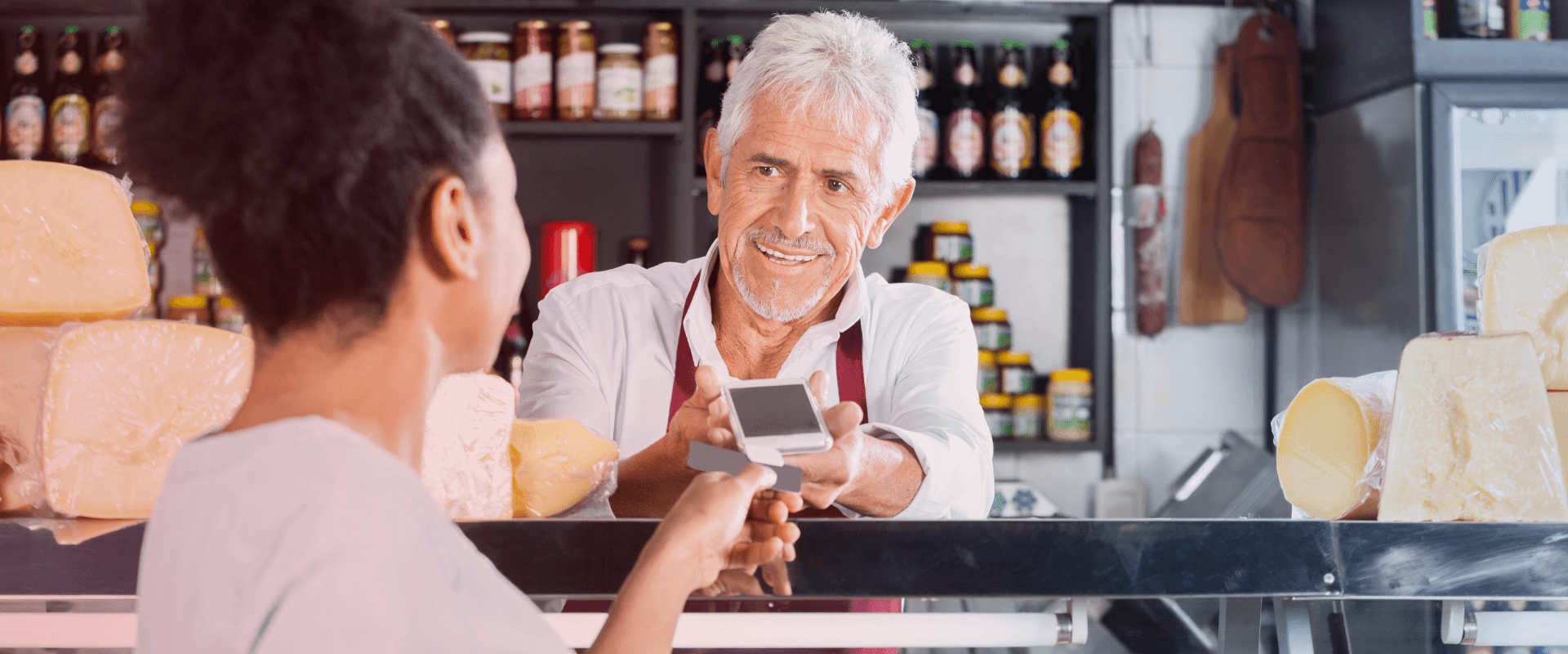 Cliente pagando o pedido no PDV Móvel